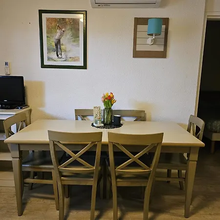 6 Pers A St Raphael Avec Piscine *